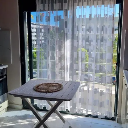 Apartamento Flower Side Sea View Golem (Tirana)